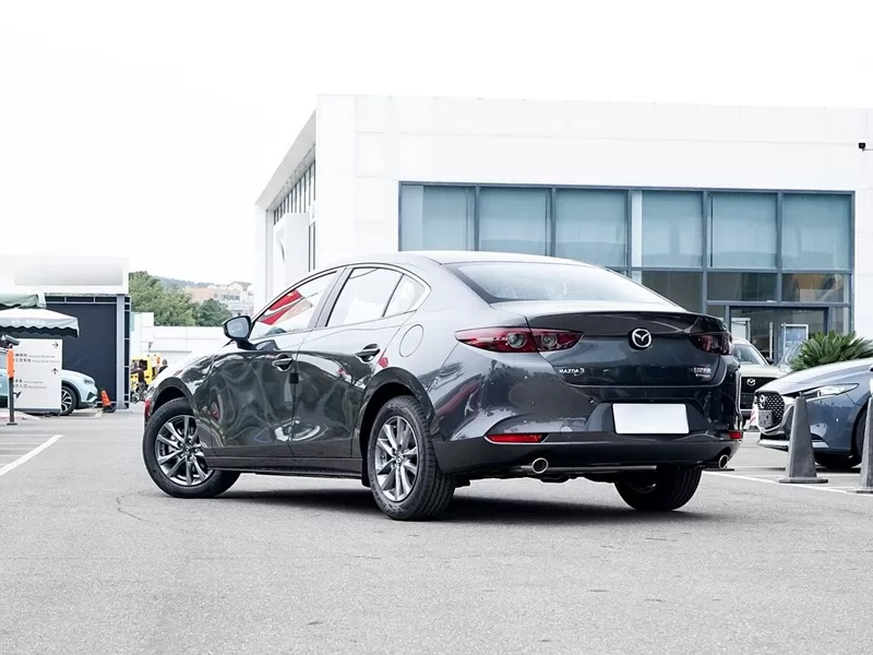 Buy a used Mazda 3 Axela 2023 model from a Chinese auto exporter