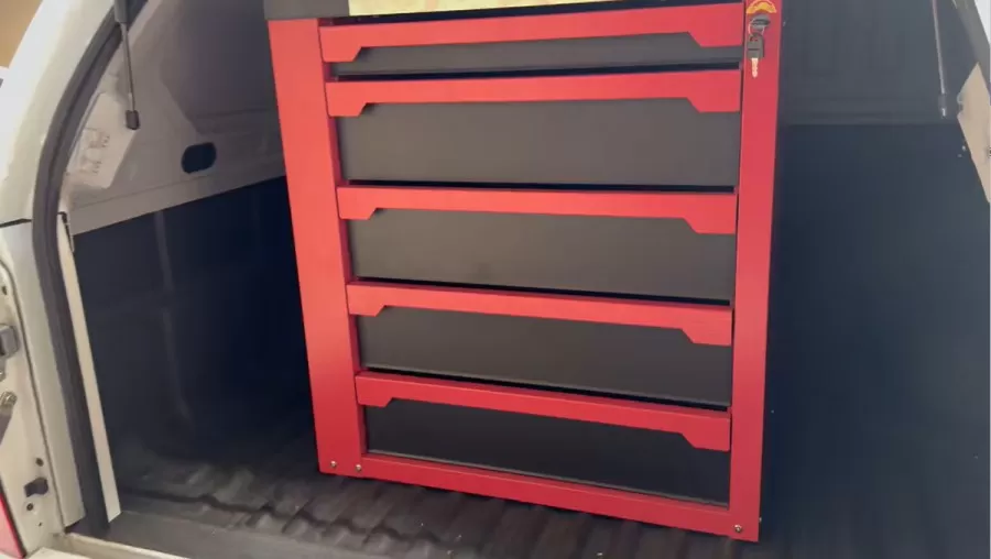 Modified Isuzu Pickup - toolbox