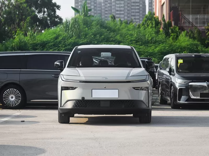 Buy the best used car Toyota Platinum 3X 2025 electric car