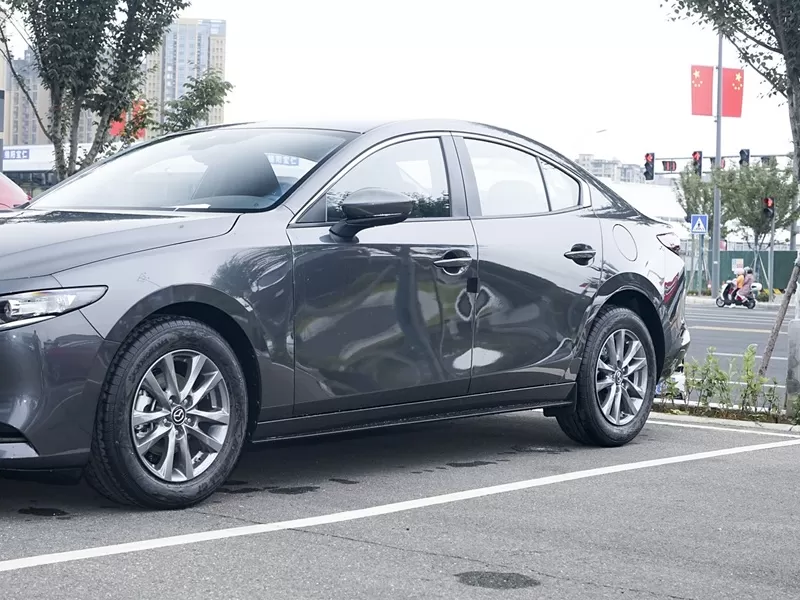 Buy a used Mazda 3 Axela 2023 model from a Chinese auto exporter