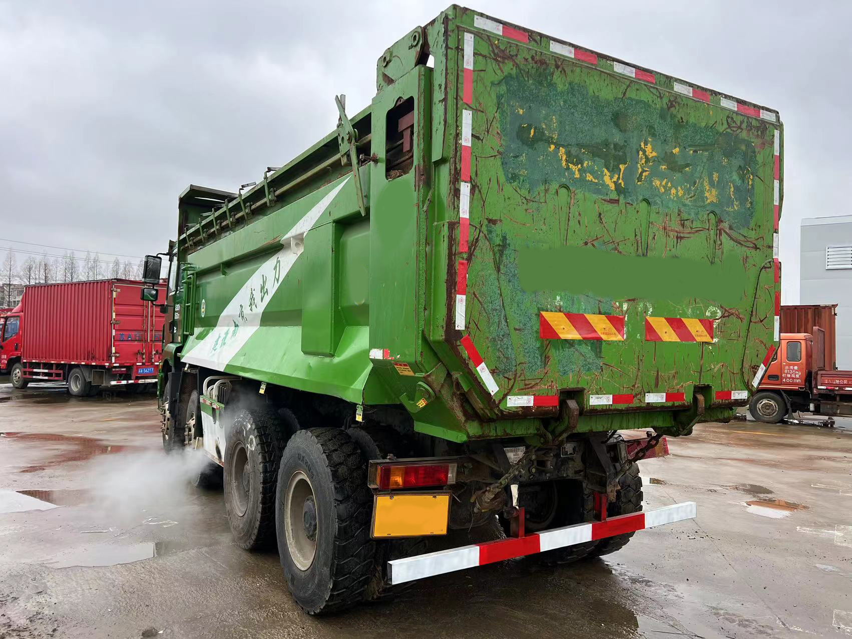 Green Heavy Dump Truck
