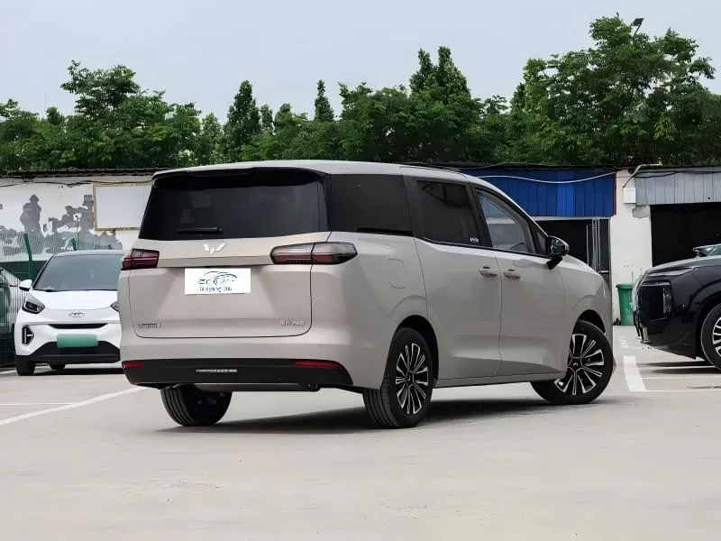 Wuling Starlight 730 2026 1.5T CVT Premium 7-Seat MPV for Family and Passenger Transport