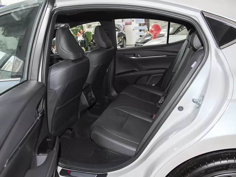 2024 Toyota Camry used hybrid car from China