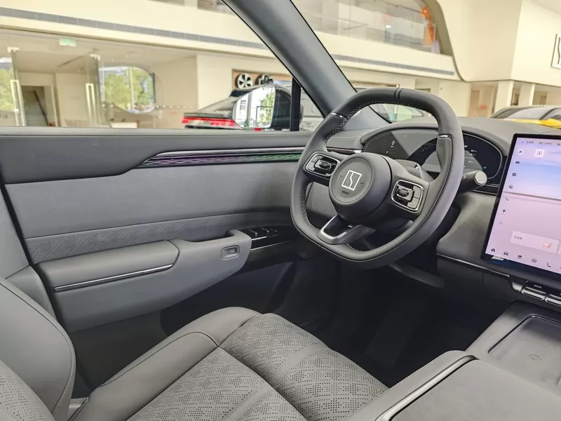 Zeekr 7x 2025 SUV pure électrique neutre - Les grossistes de voitures d'occasion professionnelles et les acheteurs B2B