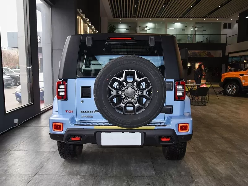 پکن خارج از جاده bj40 2024 2.0d blade hero glory edition