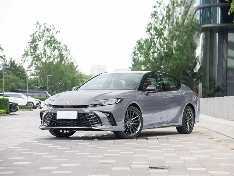 2024 Toyota Camry used hybrid car from China