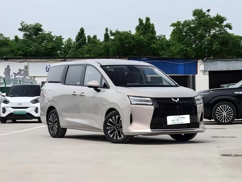 Wuling Starlight 730 2026 1.5T CVT Premium 7-Seat MPV for Family and Passenger Transport