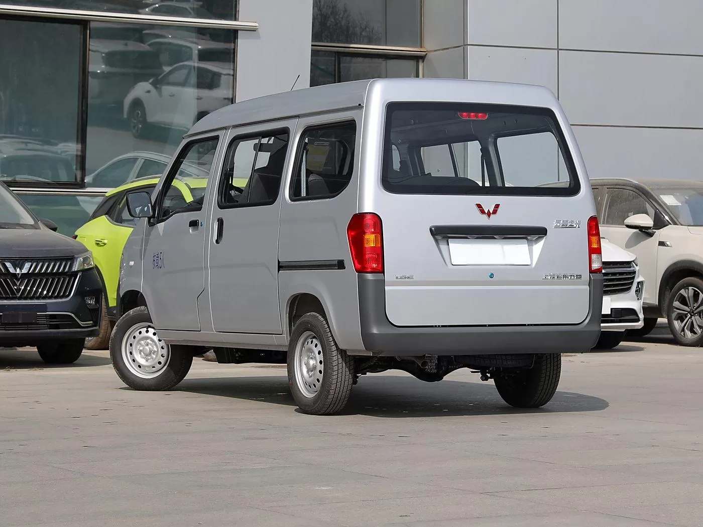 High cost-effective minivans  used small buses