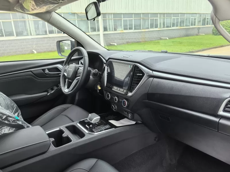 Isuzu Lingtuo Cross-Country 2.5T 4X4 Diesel Pickup-Brand New from China