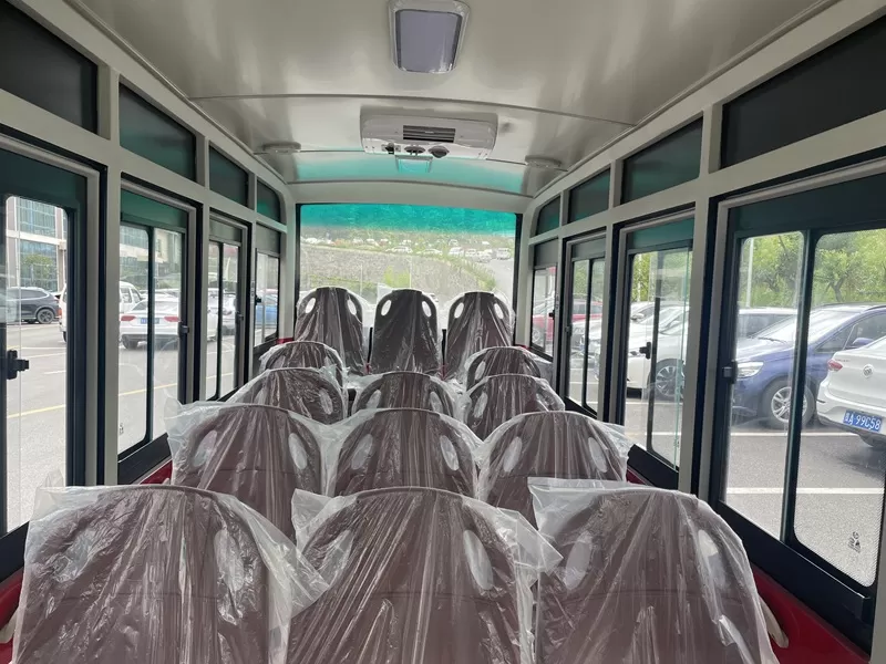 Bulk supply of cheap second-hand electric buses, 17-seat red buses - exported from China