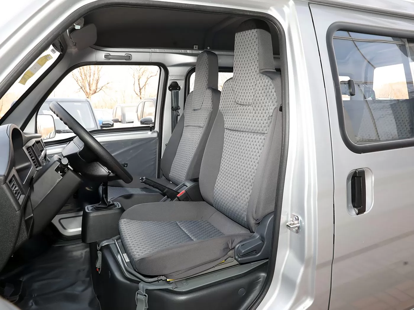 High cost-effective minivans  used small buses