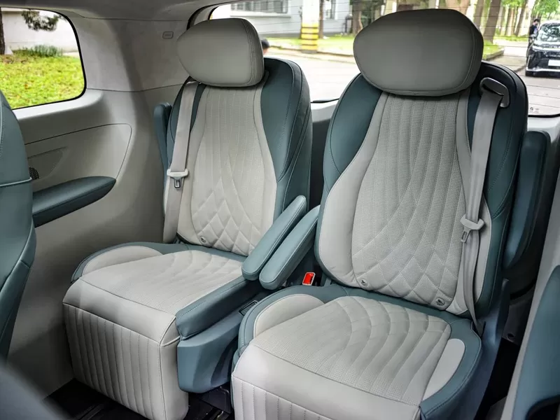Buy electric used cars SAIC Maxus medium and large MPV Cars from China