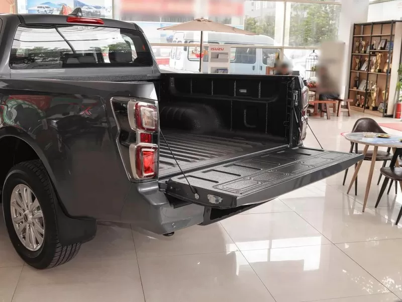Isuzu D-MAX Cross-Country 3.0T 4X4 Diesel Pickup from China