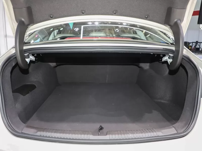 Roewe D7 second-hand electric, good and cheap Chinese electric cars for sale