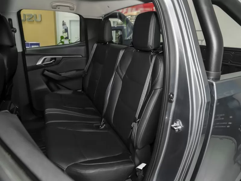 Isuzu Lingtuo Cross-Country 2.5T 4X4 Diesel Pickup - Brand New from China