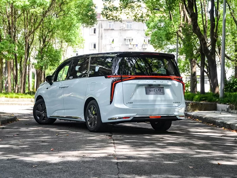 Buy electric used cars SAIC Maxus medium and large MPV Cars from China