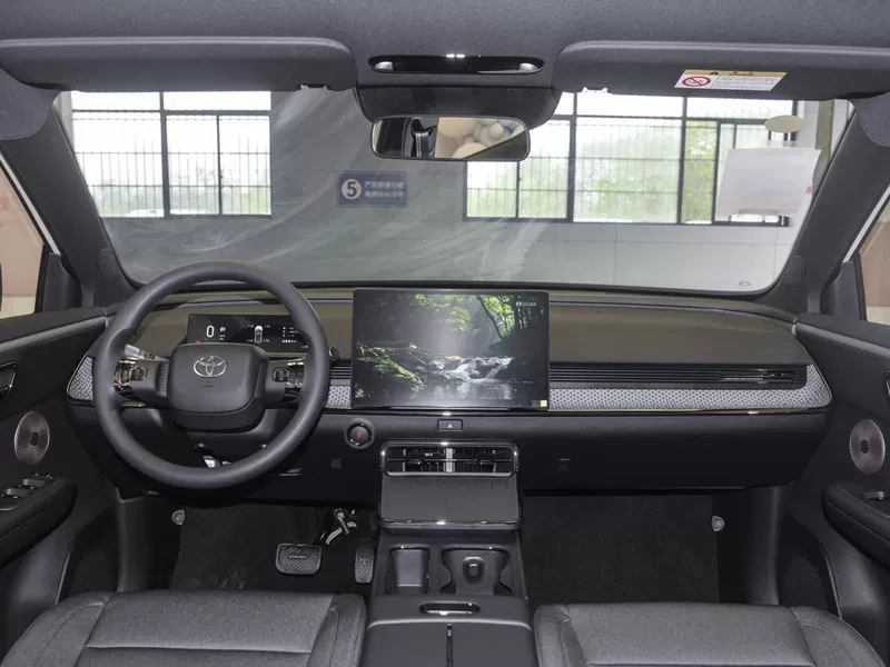 Buy the best used car Toyota Platinum 3X 2025 electric car