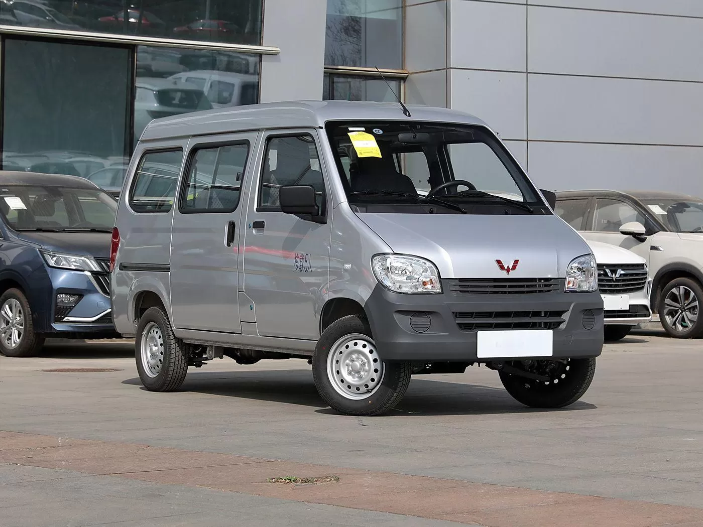 High cost-effective minivans  used small buses