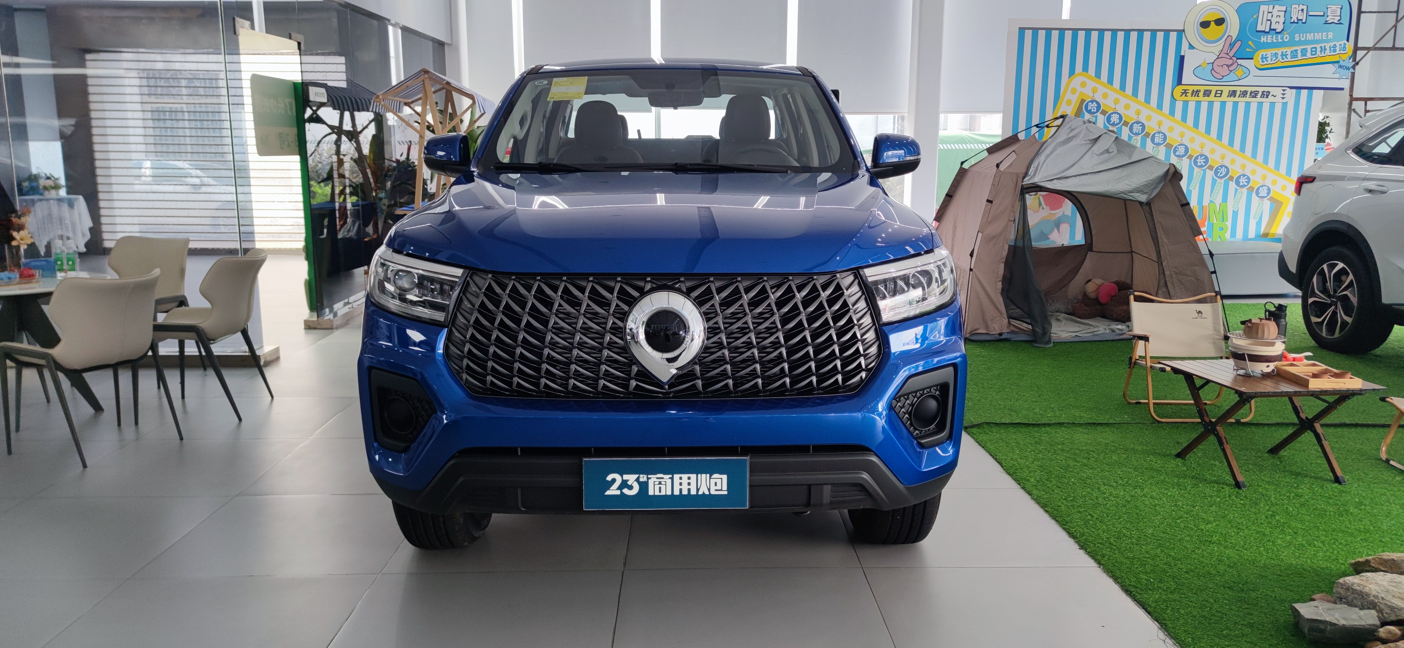 Great Wall commercial version pickup truck is powerful and has large loading space.