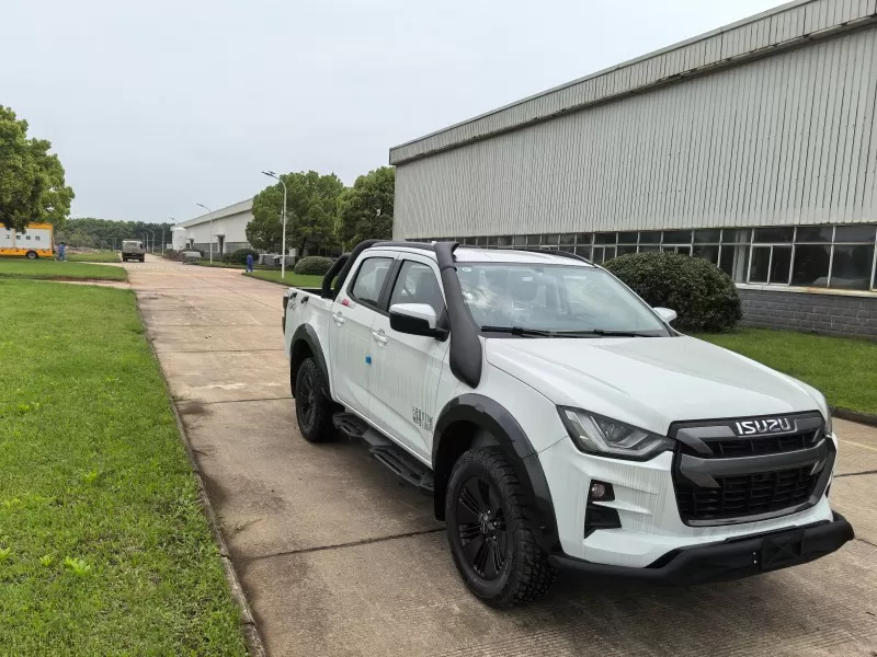 Isuzu RE-MAX 2.5T 8AT Automatic Diesel Pickup | Reliable & Practical from China