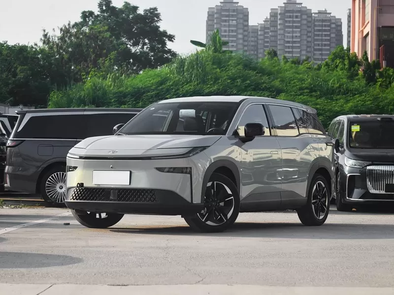 Buy the best used car Toyota Platinum 3X 2025 electric car
