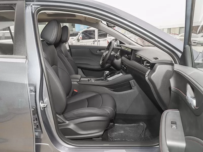 Professional used car exporter Silu offers affordable used Roewe i5