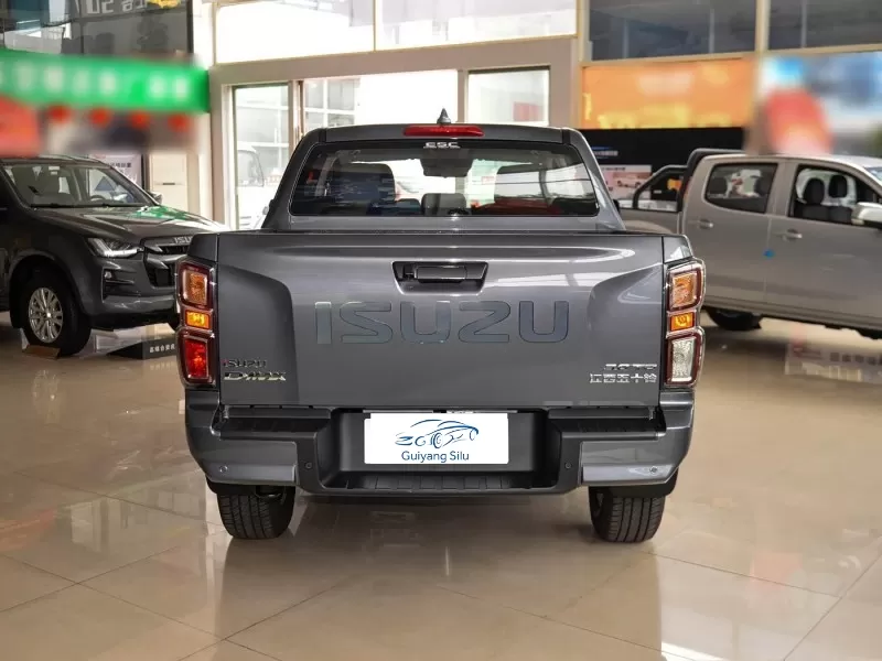 Isuzu D-MAX Cross-Country 3.0T 4X4 Diesel Pickup from China