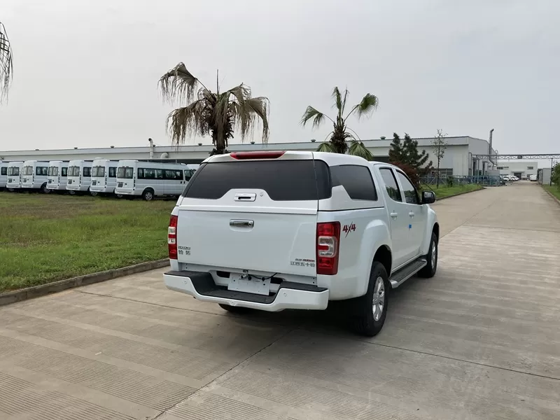 Isuzu Lingtuo Cross-Country 2.5T 4X4 Diesel Pickup-Brand New from China