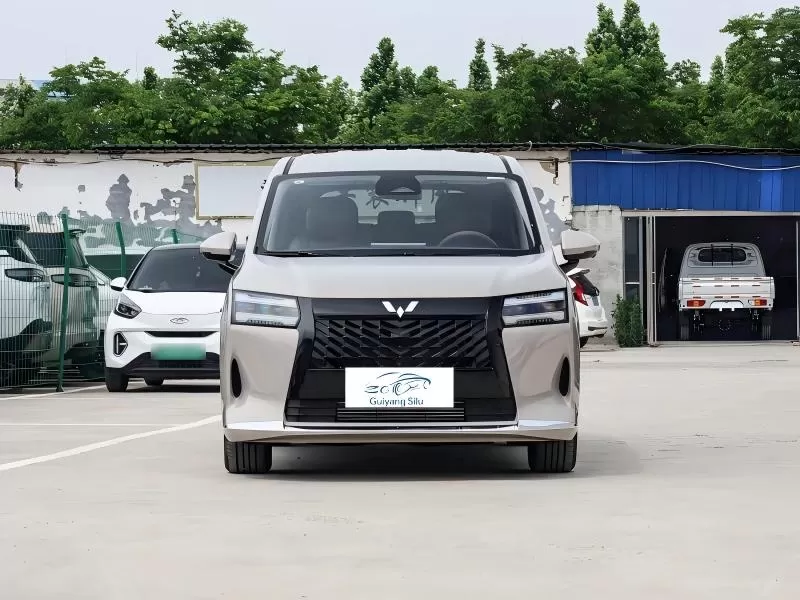 Wuling Starlight 730 2026 1.5T CVT Premium 7-Seat MPV for Family and Passenger Transport