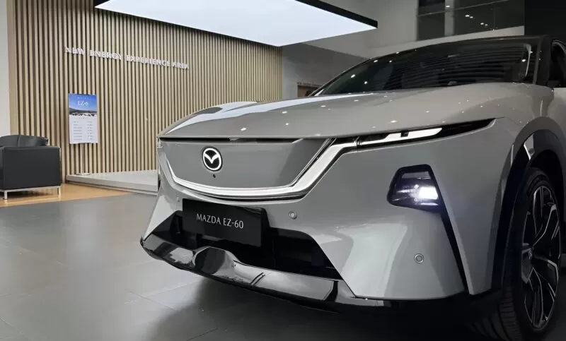 SUV elétrico Mazda EZ-60 chega em showrooms chineses