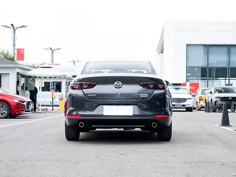 Buy a used Mazda 3 Axela 2023 model from a Chinese auto exporter